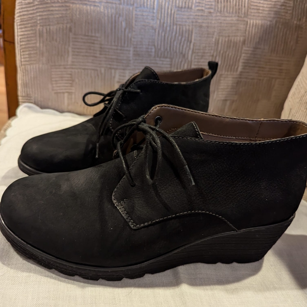 Dansko Cadee Black Suede Leather Wedge Oxford Ankle Boot - Size 8.5 - NWOT